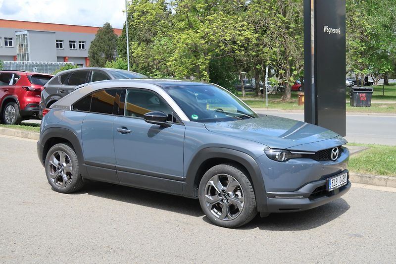 Mazda MX-30 EV  Advantage, DPH, záruka - fotka 2 z 28