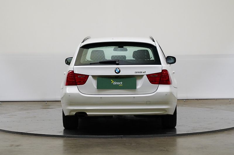BMW Řada 3 - fotka 6 z 23