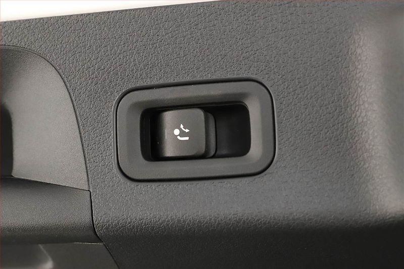 Mercedes-Benz CLA (2022) 200 d - fotka 18 z 22