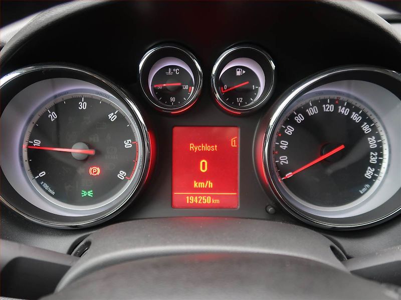 Opel Astra (2011) 2.0 CDTI, Serv.kniha, Navi - fotka 11 z 17