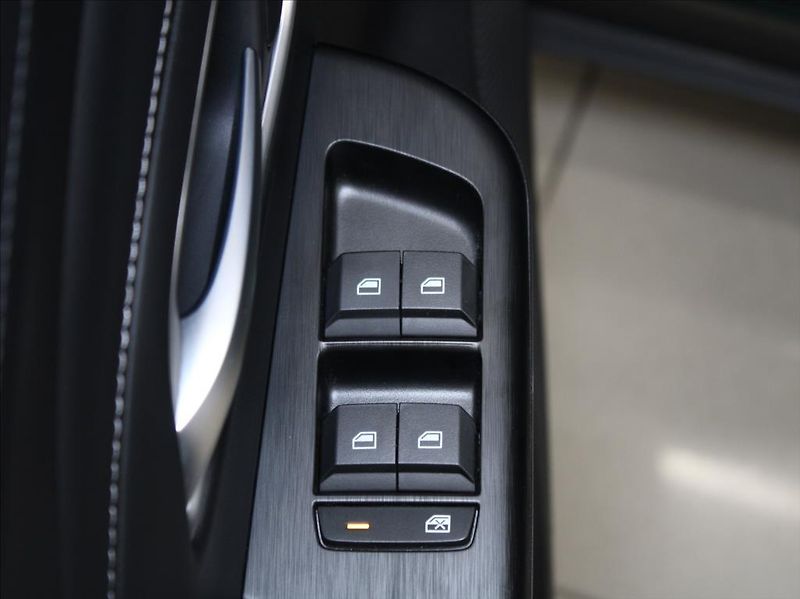 MG ZS 1,5 Hybrid+ Exclusive 32tkm.ČR - fotka 21 z 27