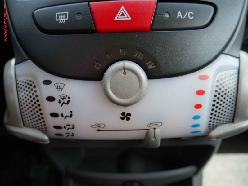 Citroën C1 (2010) 1.0i, AC, STK4/28 - fotka 14 z 14