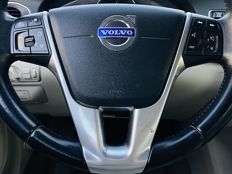 Volvo V60 2.0D4 5V AUTOMAT KAMERA TAŽNÉ - fotka 32 z 43