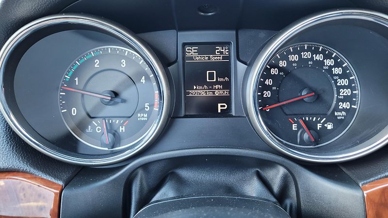 Jeep Grand Cherokee 3,0 CRDI 4x4 - fotka 21 z 21