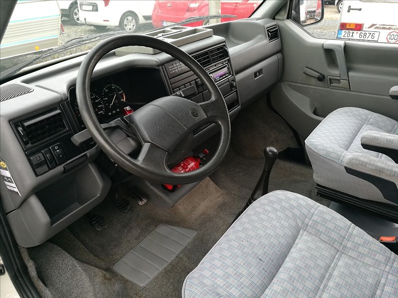 Volkswagen D California   2,4 - fotka 11 z 20