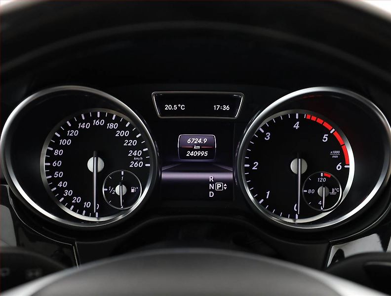 Mercedes-Benz Třídy M (2013) ML 350 BlueTEC, 4X4, Automat - fotka 9 z 20