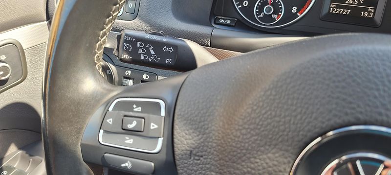Volkswagen Touran (2013) 1,2TSi 77kW benzín „Life“ - fotka 23 z 35