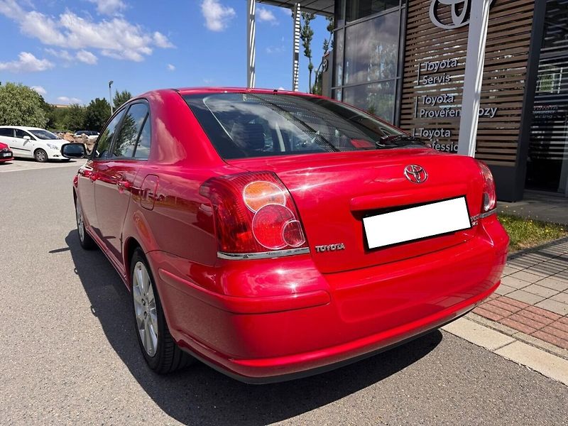 Toyota Avensis - fotka 6 z 11