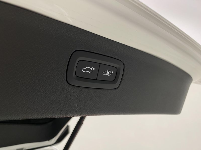 Volvo XC90 B5 AWD BRIGHT PLUS AUT CZ 7m - fotka 35 z 62