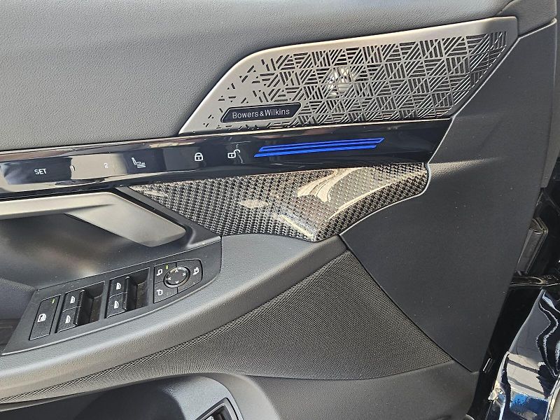 BMW Řada 5 540d xDrive Touring - fotka 13 z 39