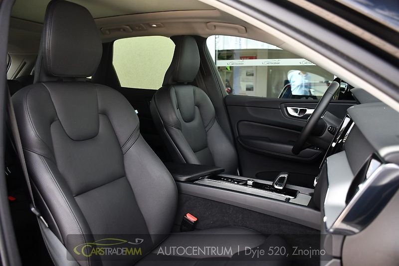 Volvo XC60 2.0T8 R-Desing RECHARGE - fotka 17 z 54