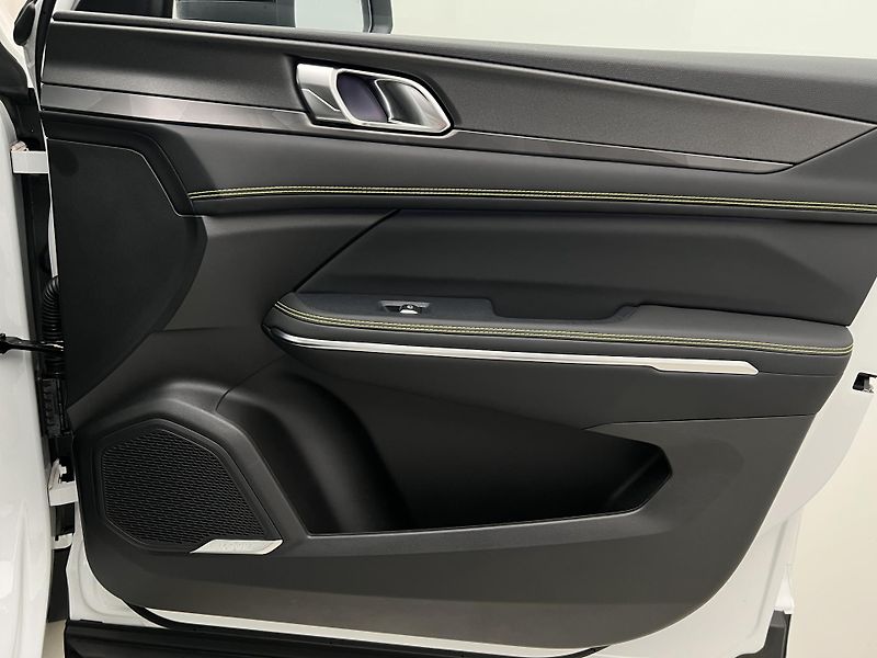 Lynk & Co 01 (2026) MORE PHEV AUT CZ 1.maj - fotka 7 z 55