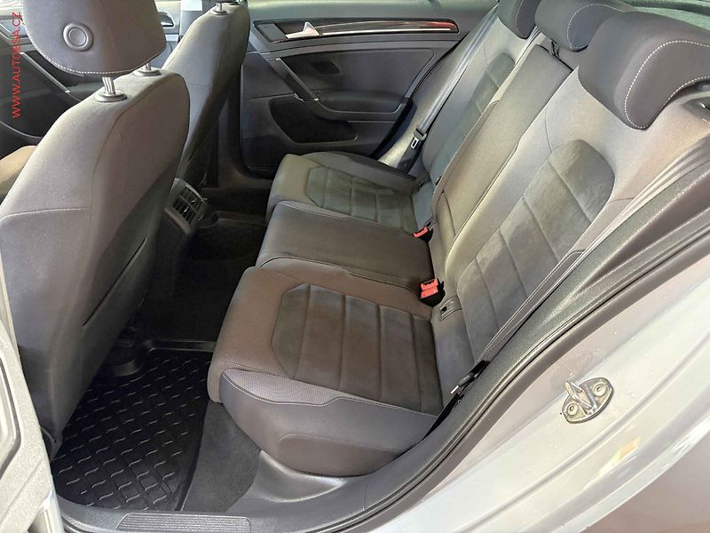 Volkswagen Golf (2019) 1.5 TSI, DSG, STK6/28 - fotka 10 z 17