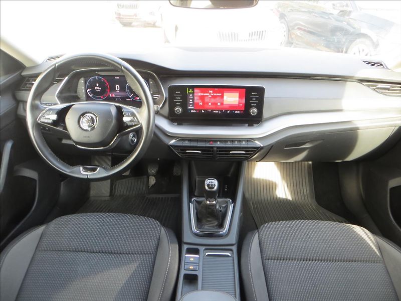 Škoda Octavia 2,0 TDI Ambition ČR - fotka 24 z 24