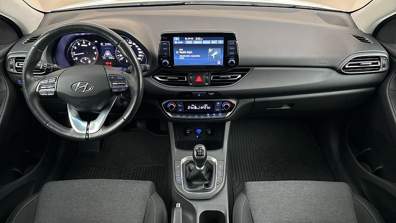 Hyundai i30 1.5 T-GDI Smart Kombi - fotka 8 z 23