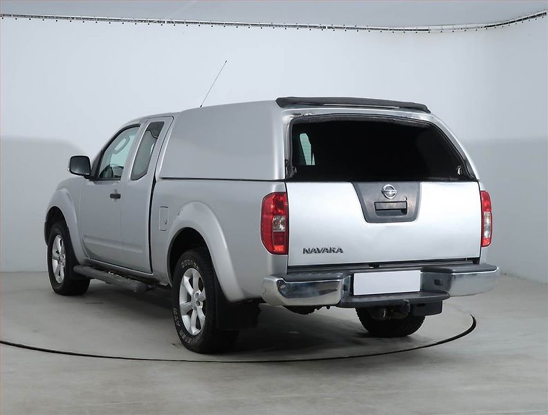 Nissan Navara (2008) 2.5 DCi, 4X4 - fotka 4 z 18