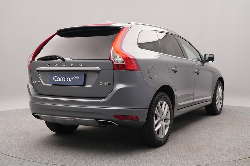Volvo XC60 D4 AWD SUMMUM AUT - fotka 10 z 46