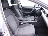 Volkswagen Passat 2,0 TDI 110kW DSG 1.Maj. DPH - náhled 13