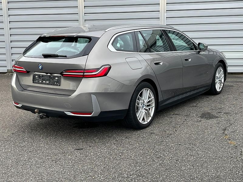 BMW i5 I5 Touring 250kw 93,1 SOH - fotka 2 z 8