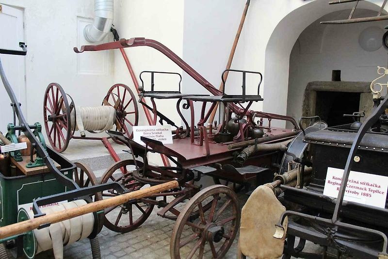 Hasičské muzeum v Krupce, má nádhernou expozici, kterou zdobí jedna z největších kolekcí motorových čerpadel - stříkaček značky Flader. Expozice se chystá na oslavu desátých narozenin.