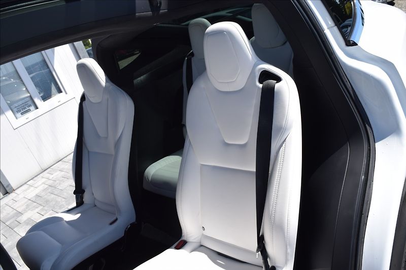 Tesla Model X 100D FSD 6MÍST TAŽNÉ - fotka 18 z 34