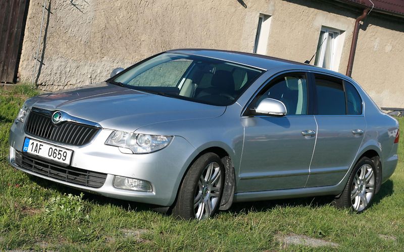 Škoda Superb (2009) ČRbezkorozeEleganceDSG - fotka 4 z 20