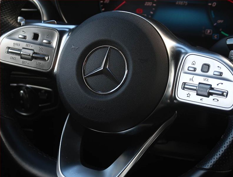Mercedes-Benz GLC (2022) 300 de 4MATIC - fotka 24 z 25