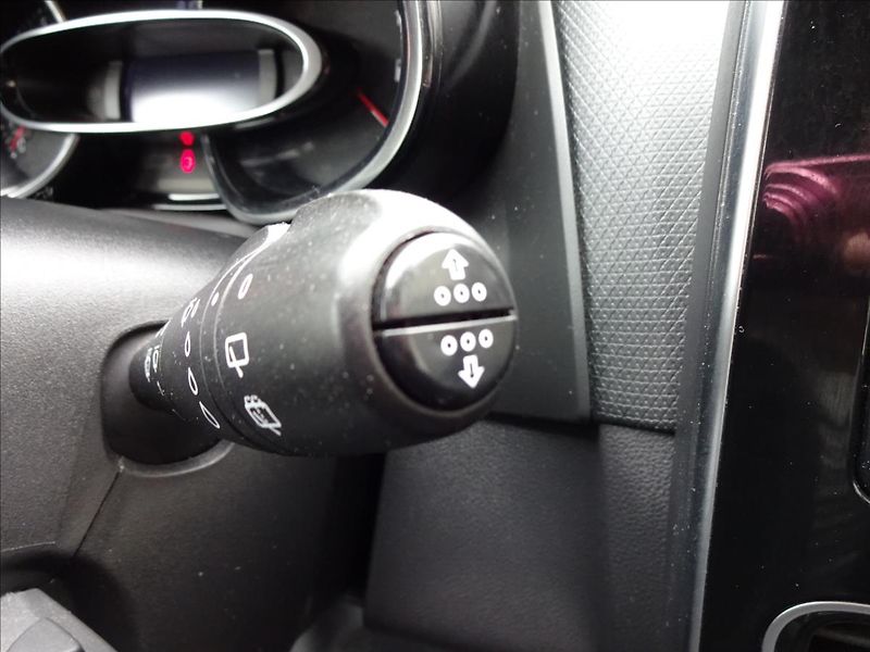 Renault Clio 1,2i16V 54kW - fotka 37 z 47