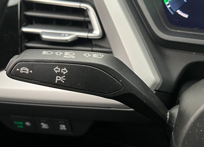 Audi Q4 50 e-tron Q Kamera Matrix - fotka 24 z 31