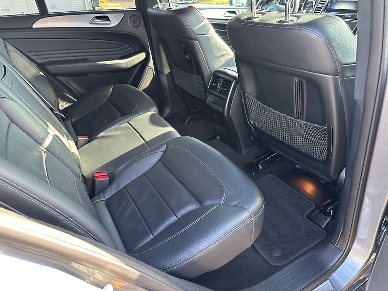 Mercedes-Benz GLE (2017) 350D 4Maric 190kw - fotka 17 z 29
