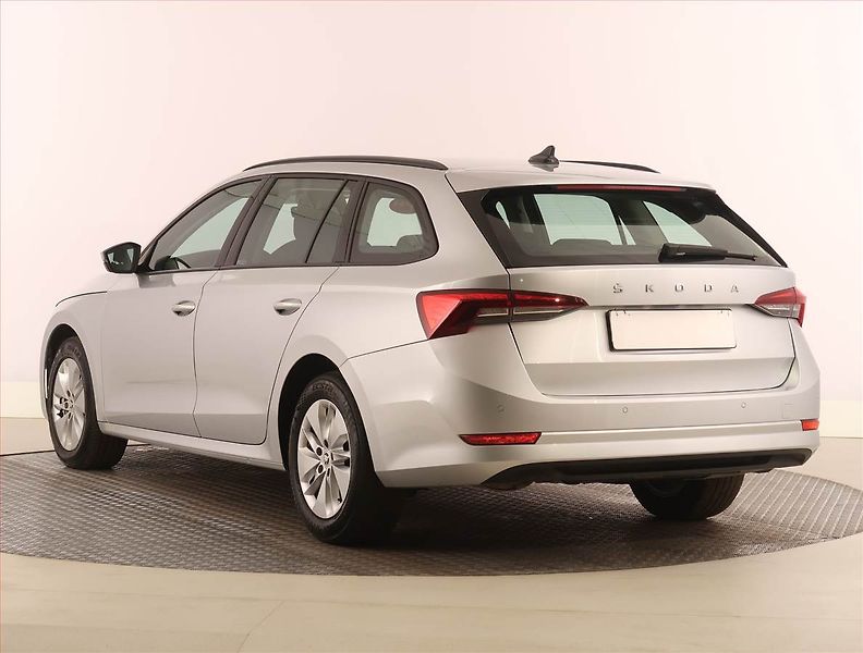 Škoda Octavia (2023) Ambition 2.0 TDI, ČR,1.maj - fotka 4 z 24