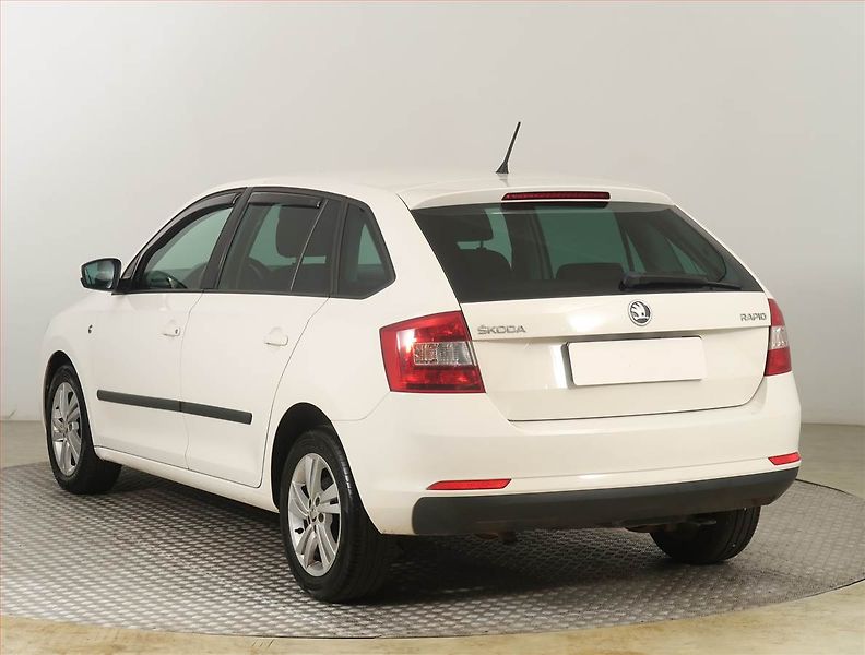 Škoda Rapid (2014) Spaceback 1.2 TSI - fotka 4 z 16