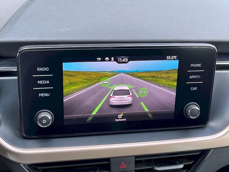 Škoda Scala (2020) 1.0 TSI 85 kW Style Plus - fotka 14 z 33