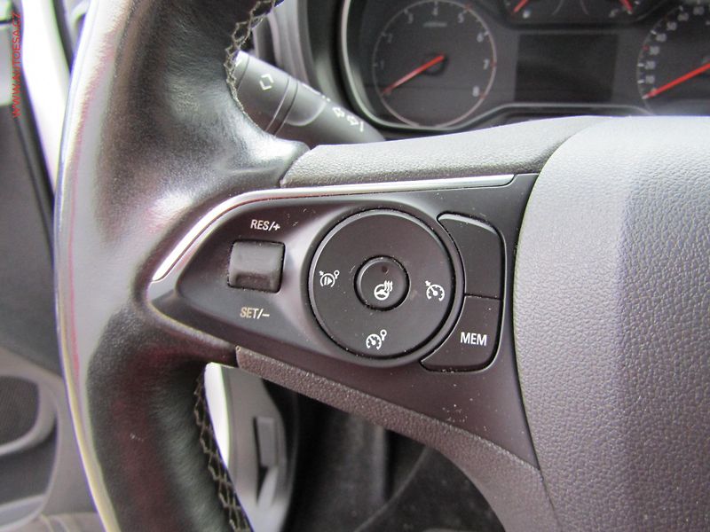 Opel Combo (2020) 1.5CDTi MAXi XL, Life, +kola - fotka 17 z 19