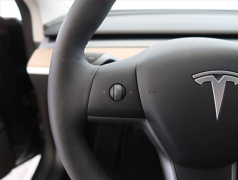 Tesla Model 3 (2023) Long Range 4WD 84kWh, SoH 97% - fotka 27 z 32