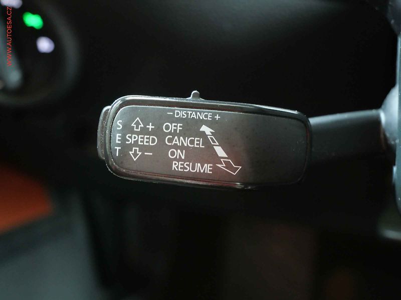 Škoda Superb (2015) 1.6 TDi, DSG, bixen, navi - fotka 16 z 22