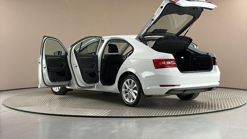 Škoda Superb 2.0 TDI DSG 4x4 Style - fotka 7 z 27