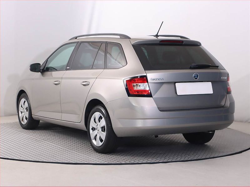 Škoda Fabia (2016) 1.0, Xenony - fotka 4 z 15