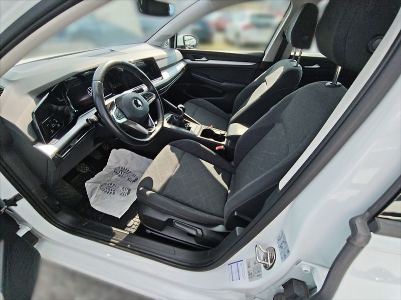 Volkswagen Golf 1,0 TSI 81 Life - fotka 6 z 11