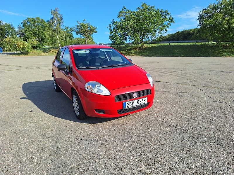 Fiat Grande Punto (2011) 1.2 i Klima - fotka 7 z 20