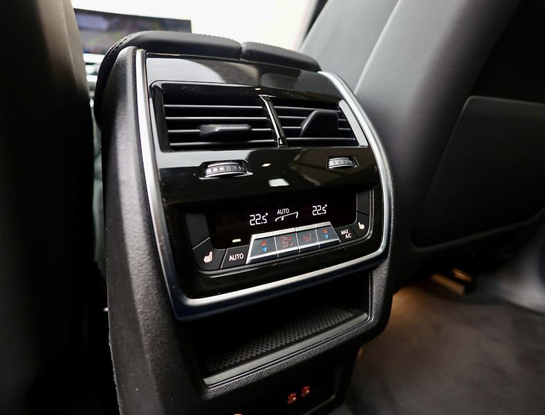 BMW X5 (2025) 50e xDrive M SPORT PRO - fotka 24 z 44