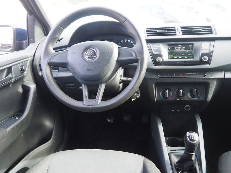 Škoda Fabia (2015) 1.0 MPI Active - fotka 16 z 31