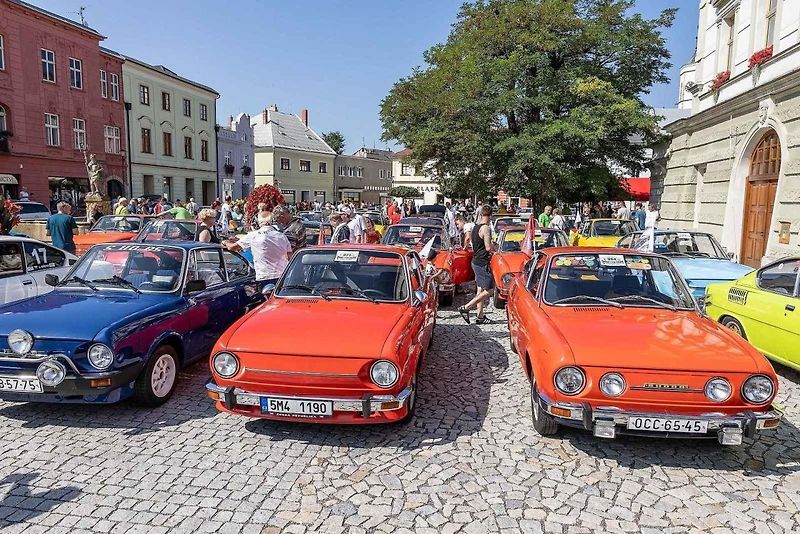 Sraz veteránů Škoda 110R v Uničově