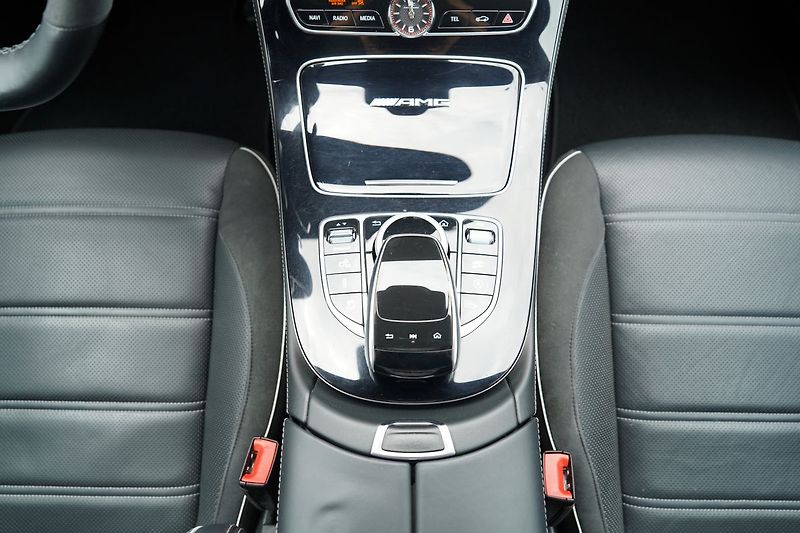 Mercedes-Benz Třídy E E63 S AMG 4Matic+// 615 PS - fotka 34 z 48