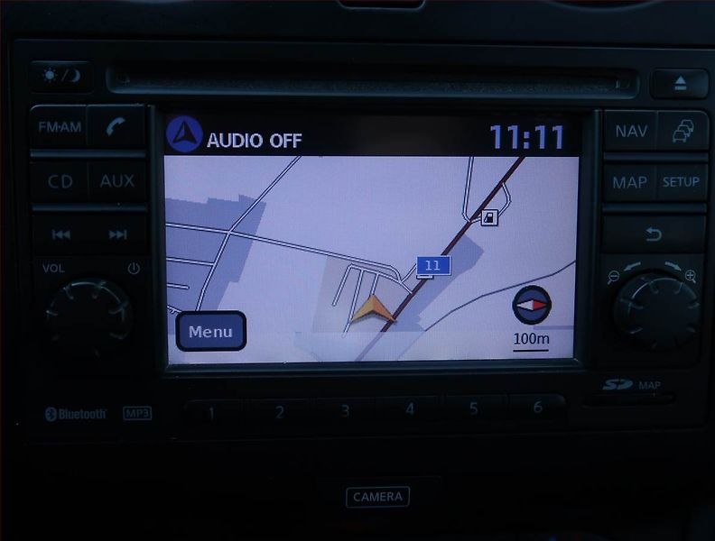 Nissan Qashqai (2012) Acenta 1.6 dCi, 4X4, 7 míst - fotka 13 z 22