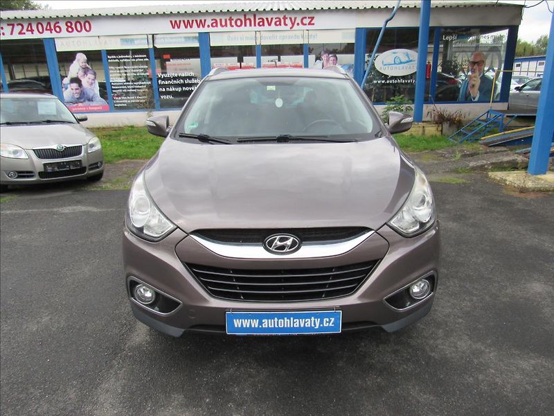 Hyundai ix35 2,0 i 120kW Automat Style - fotka 2 z 30