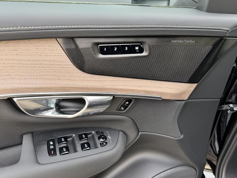 Volvo XC90 T8 AWD PLUS BRIGHT/ 360 / kola - fotka 14 z 62