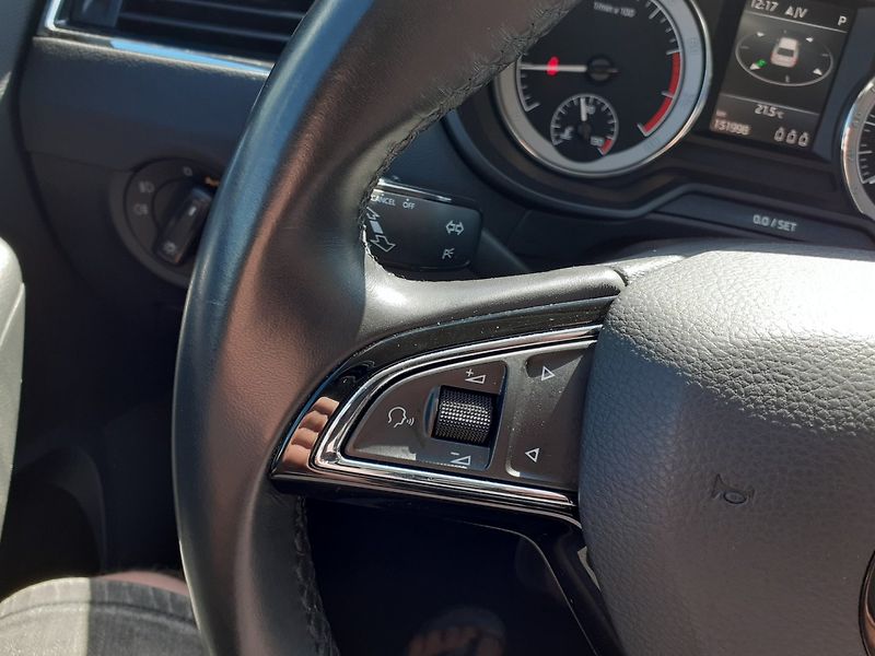 Škoda Octavia (2018) KOMBI 1.5 TSi DSG - fotka 9 z 41