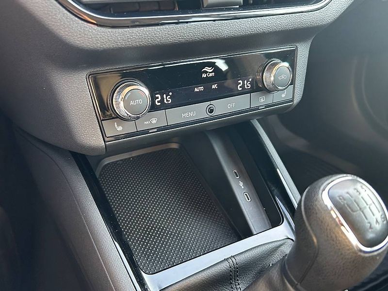 Škoda Scala FRESH 6MP 1,0TSI - fotka 18 z 24