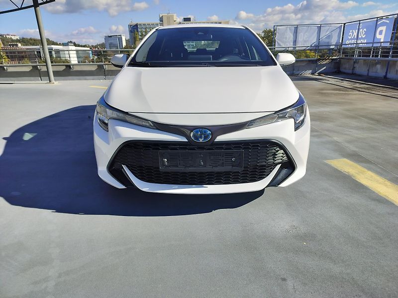 Toyota Corolla Touring 1.8 Hybrid Business - fotka 2 z 26
